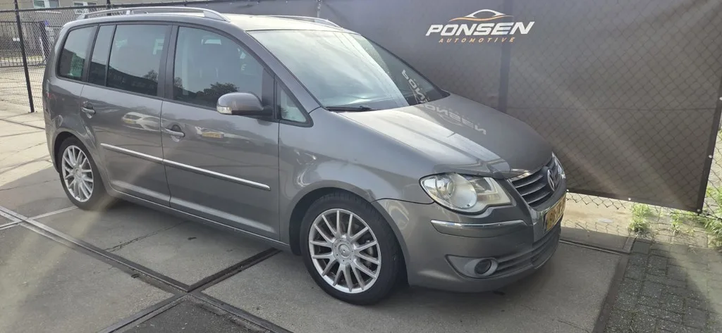 Volkswagen Touran (2007) — foto 1