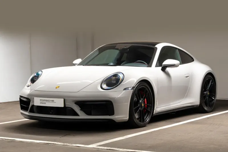 Porsche 911 (2024)