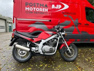 Suzuki GS 500 (1999) — foto 1