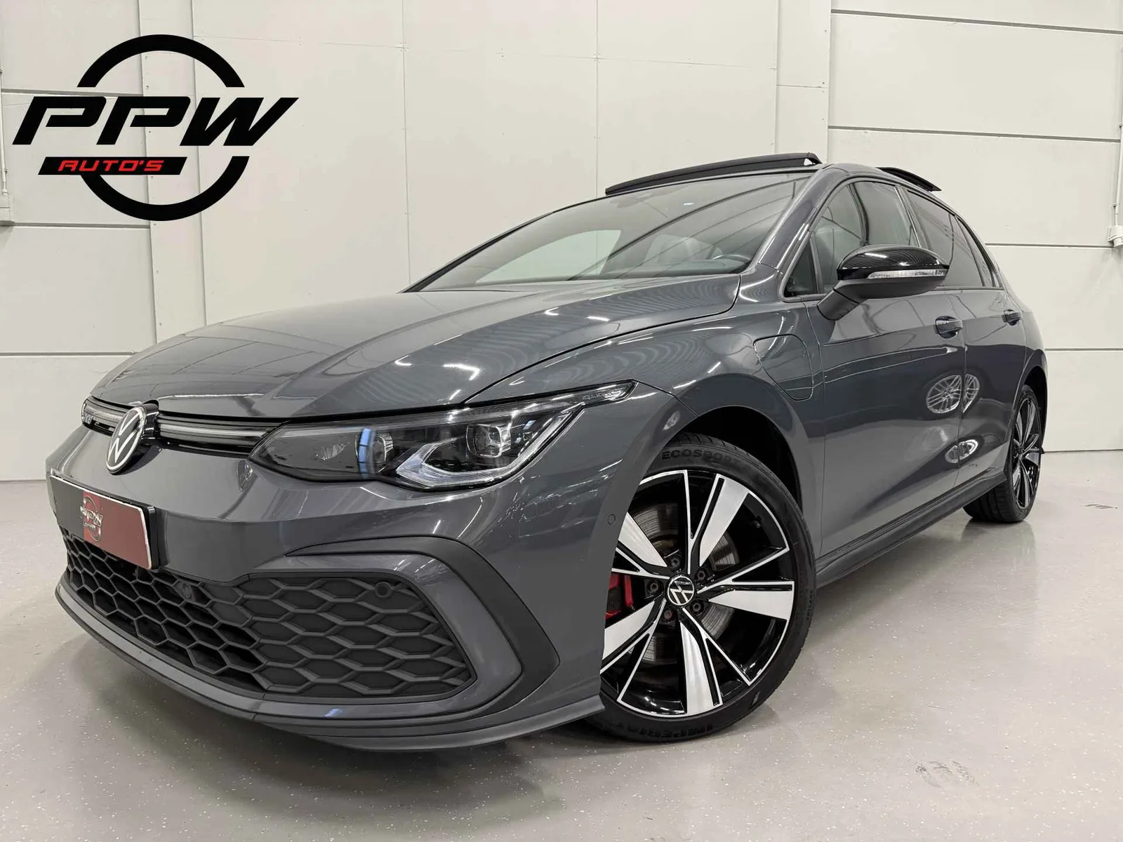 Volkswagen Golf (2022) — foto 1