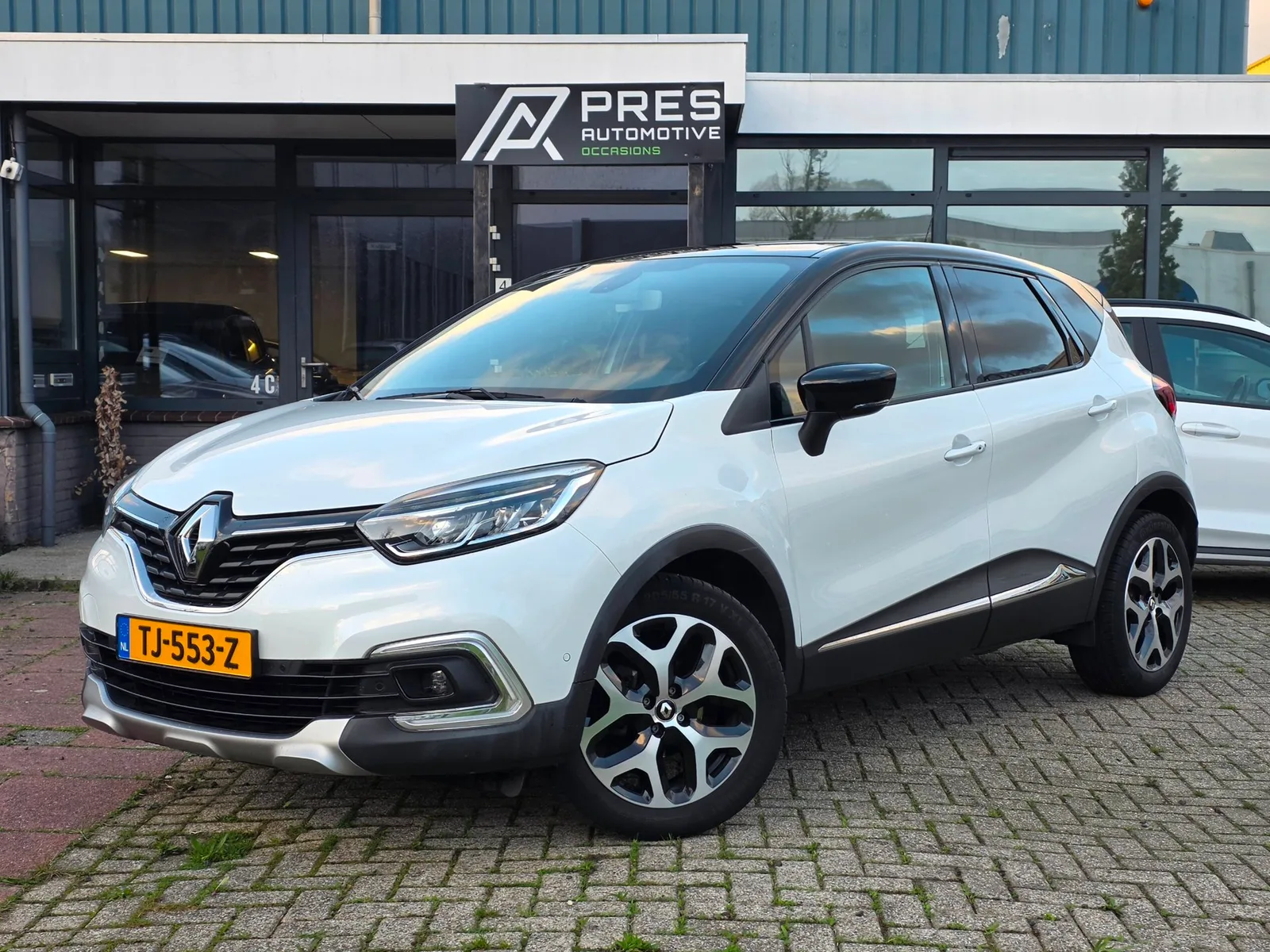 Renault Captur (2018) — foto 1