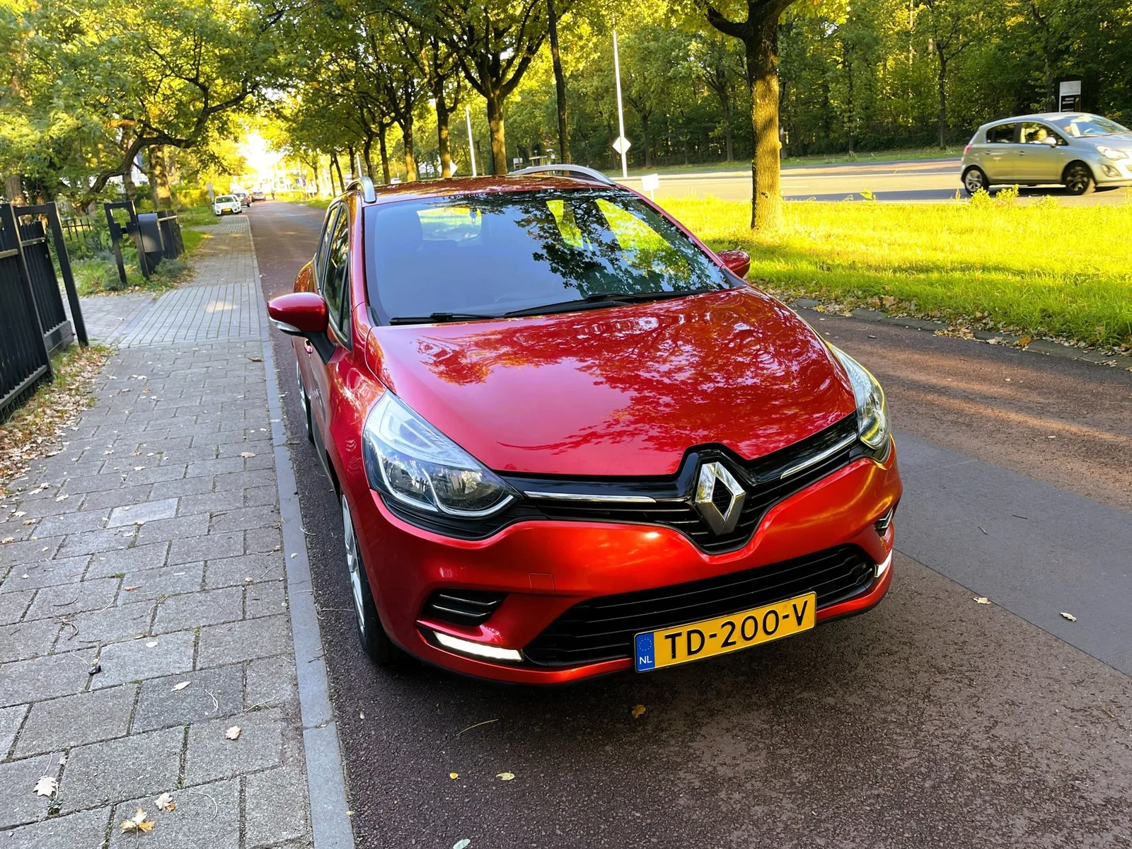 Renault Clio (2018) — foto 1