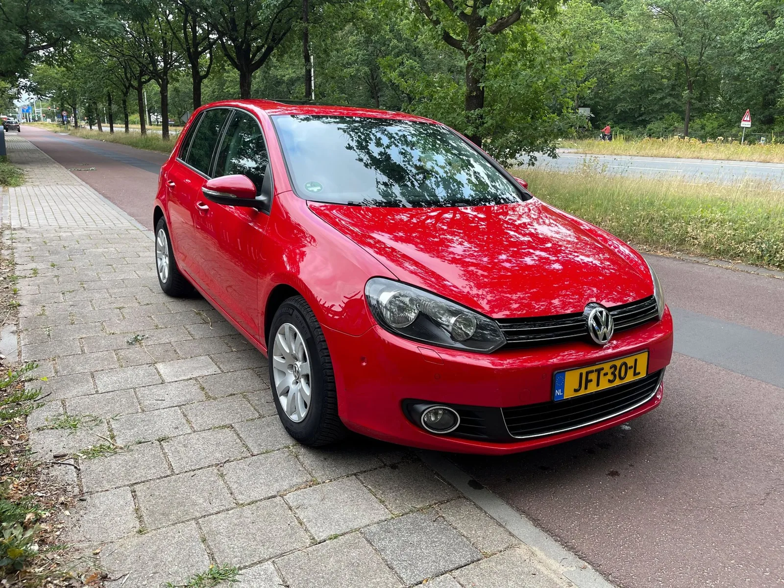 Volkswagen Golf (2010) — foto 1