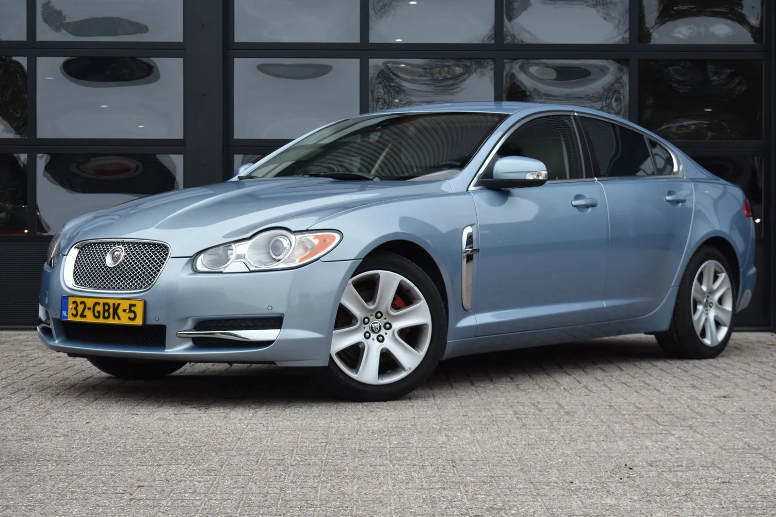 Jaguar XF (2008) — foto 1