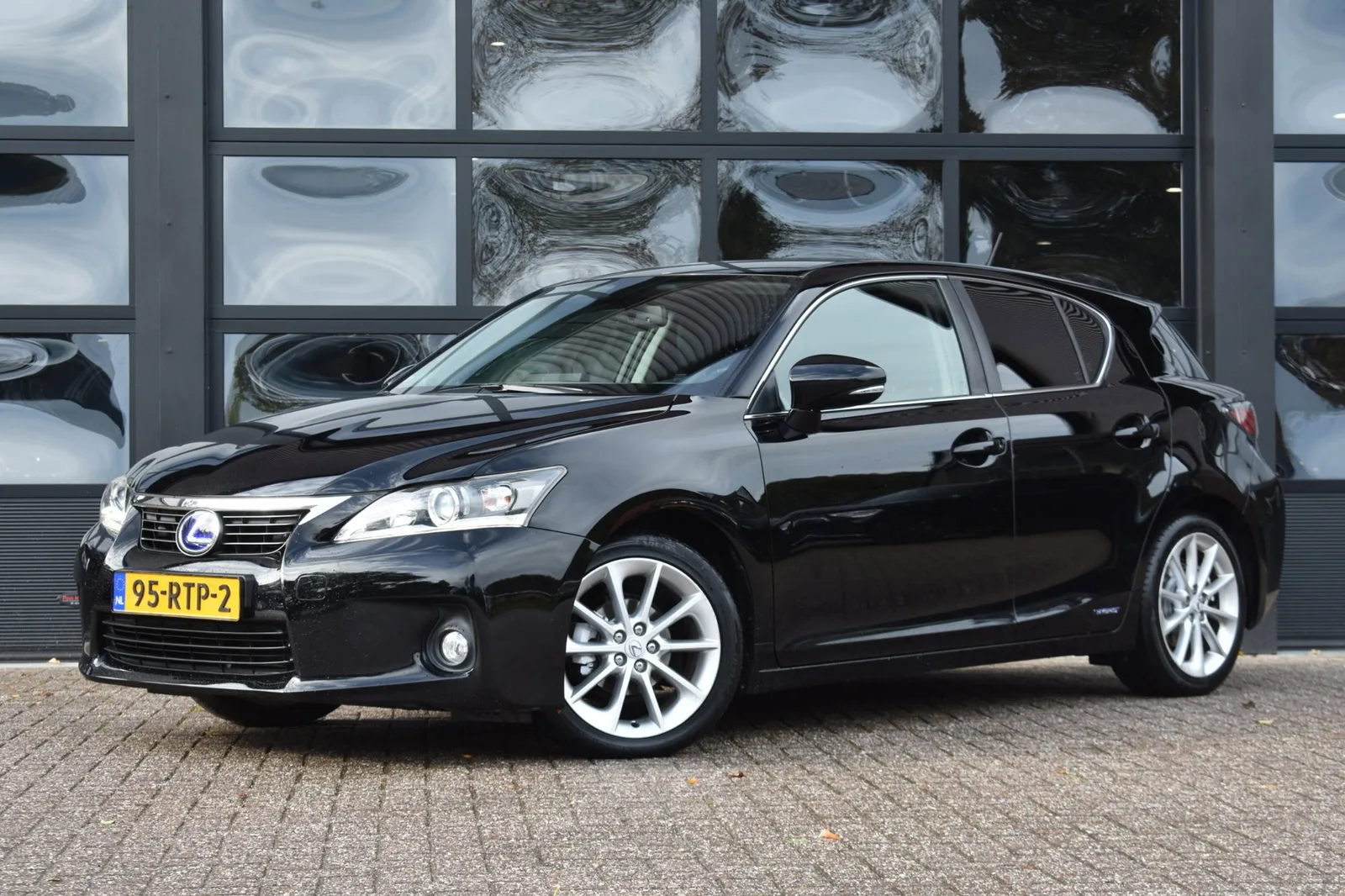Lexus CT (2011) — foto 1