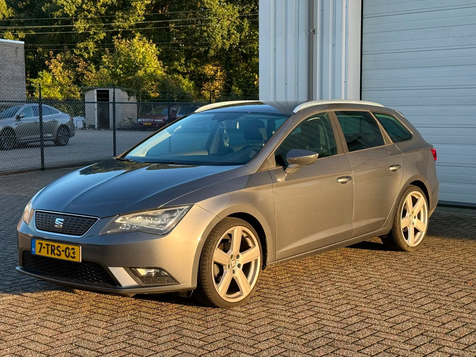 SEAT Leon (2014) — foto 1