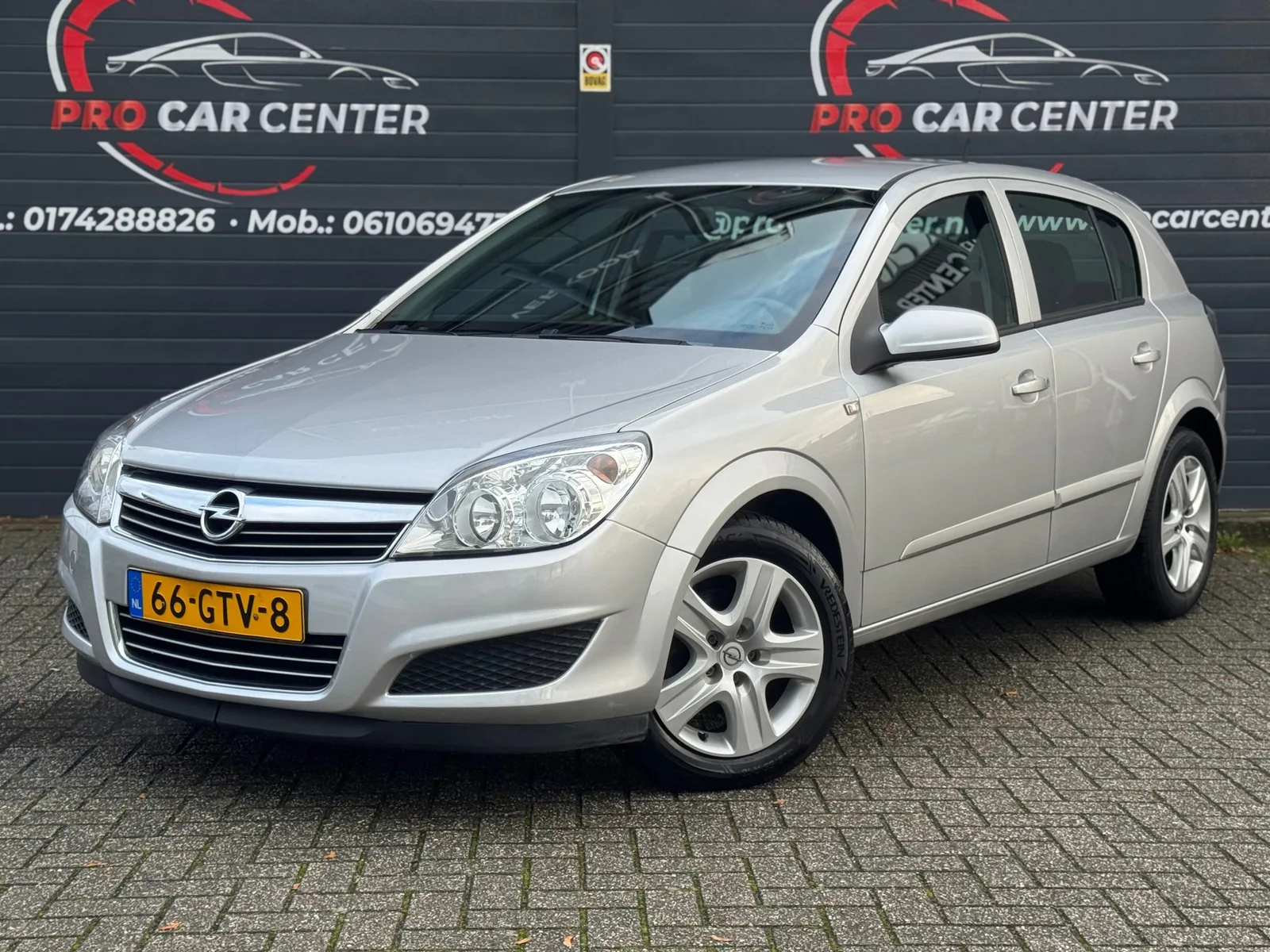 Opel Astra (2008) — foto 1