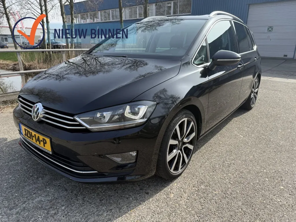 Volkswagen Golf Sportsvan (2014) — foto 1