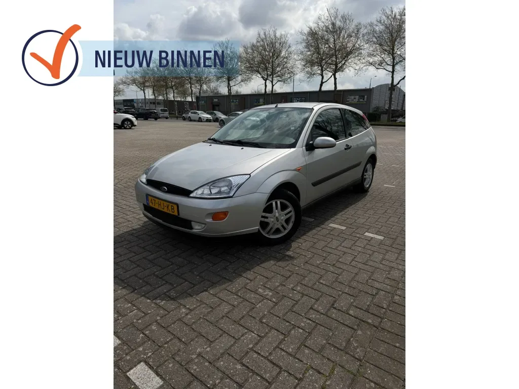 Ford Focus (2001) — foto 1