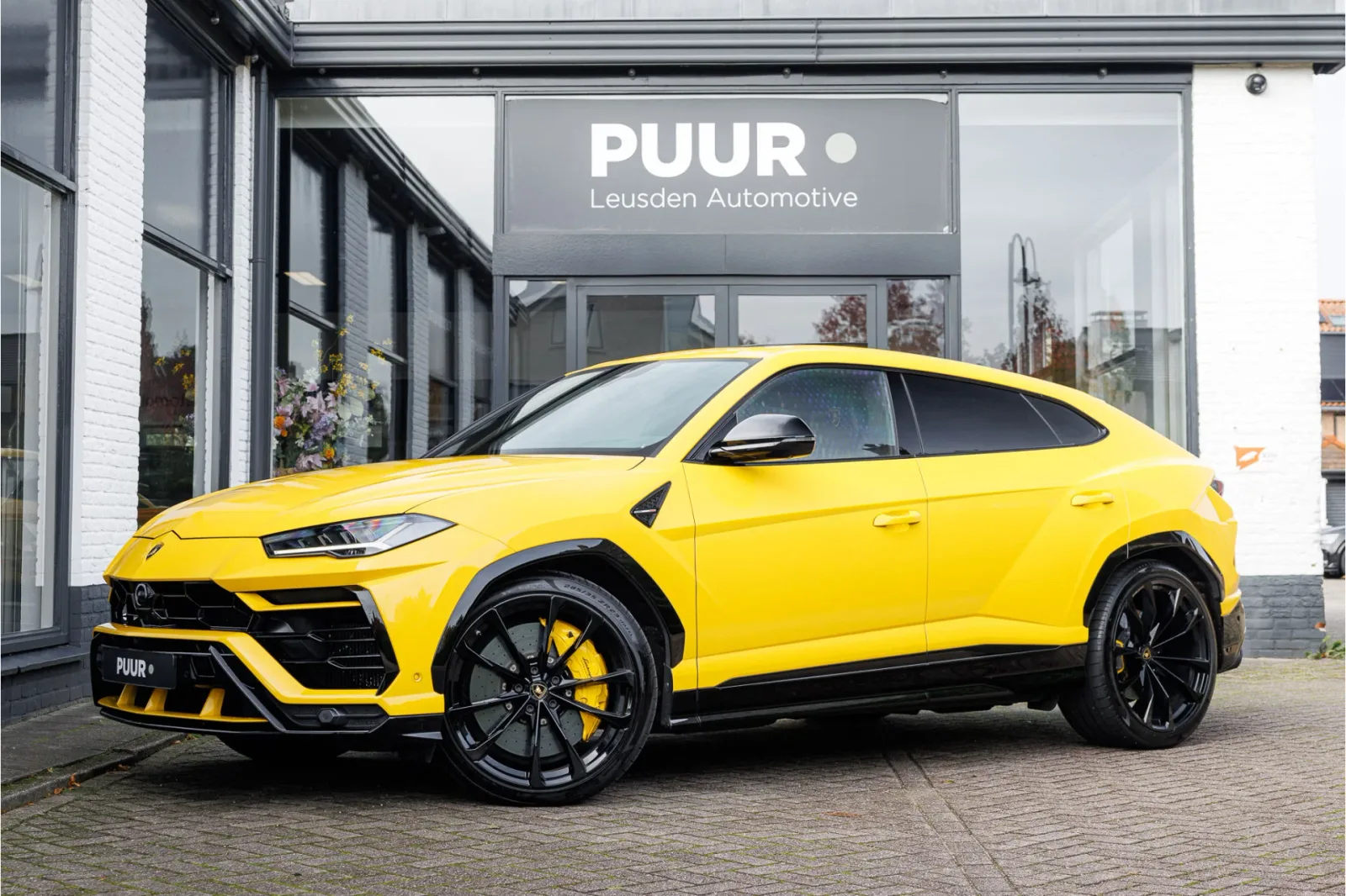 Lamborghini Urus (2019) — foto 1