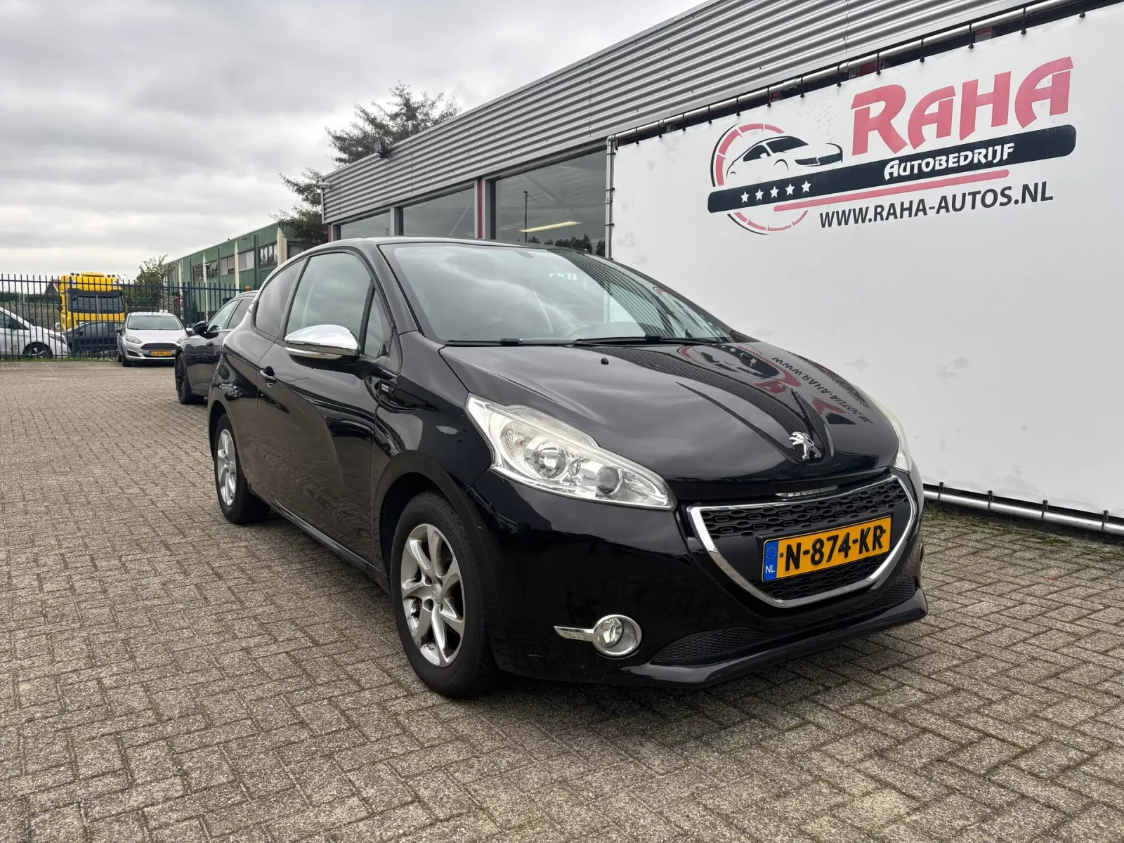 Peugeot 208 (2014) — foto 1