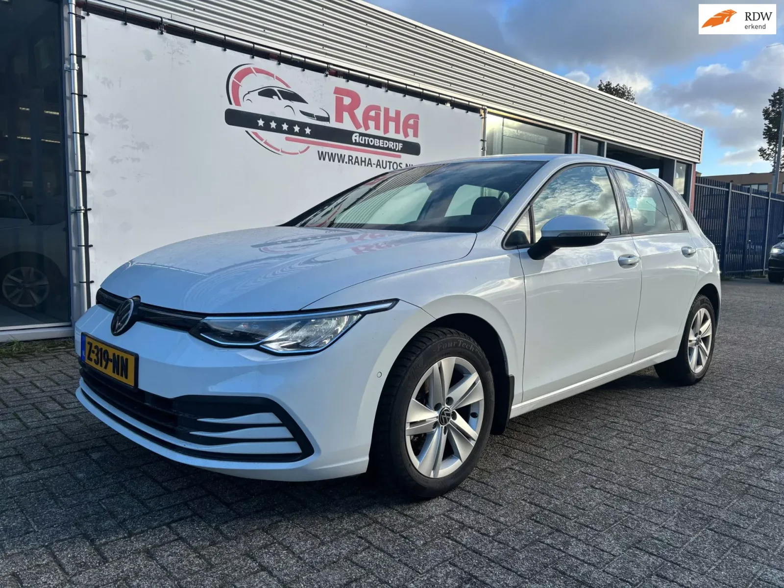 Volkswagen Golf (2022) — foto 1