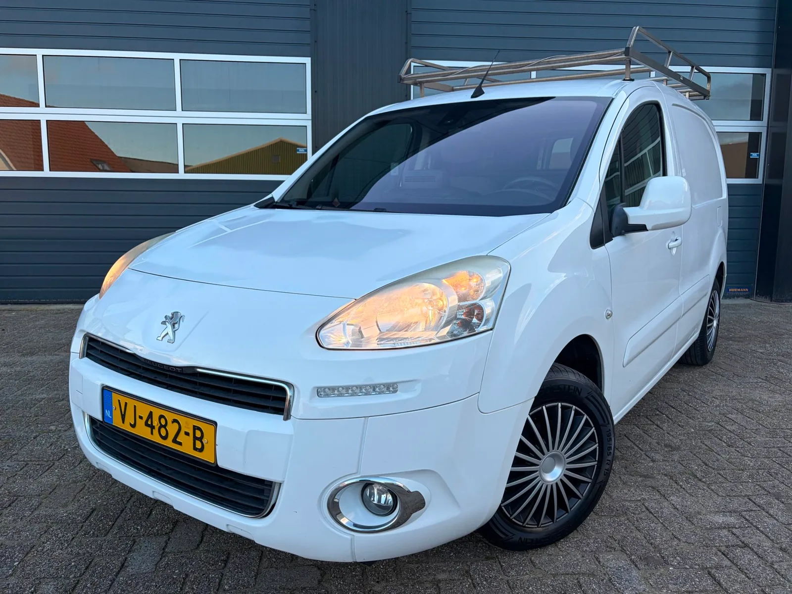 Peugeot Partner (2014) — foto 1