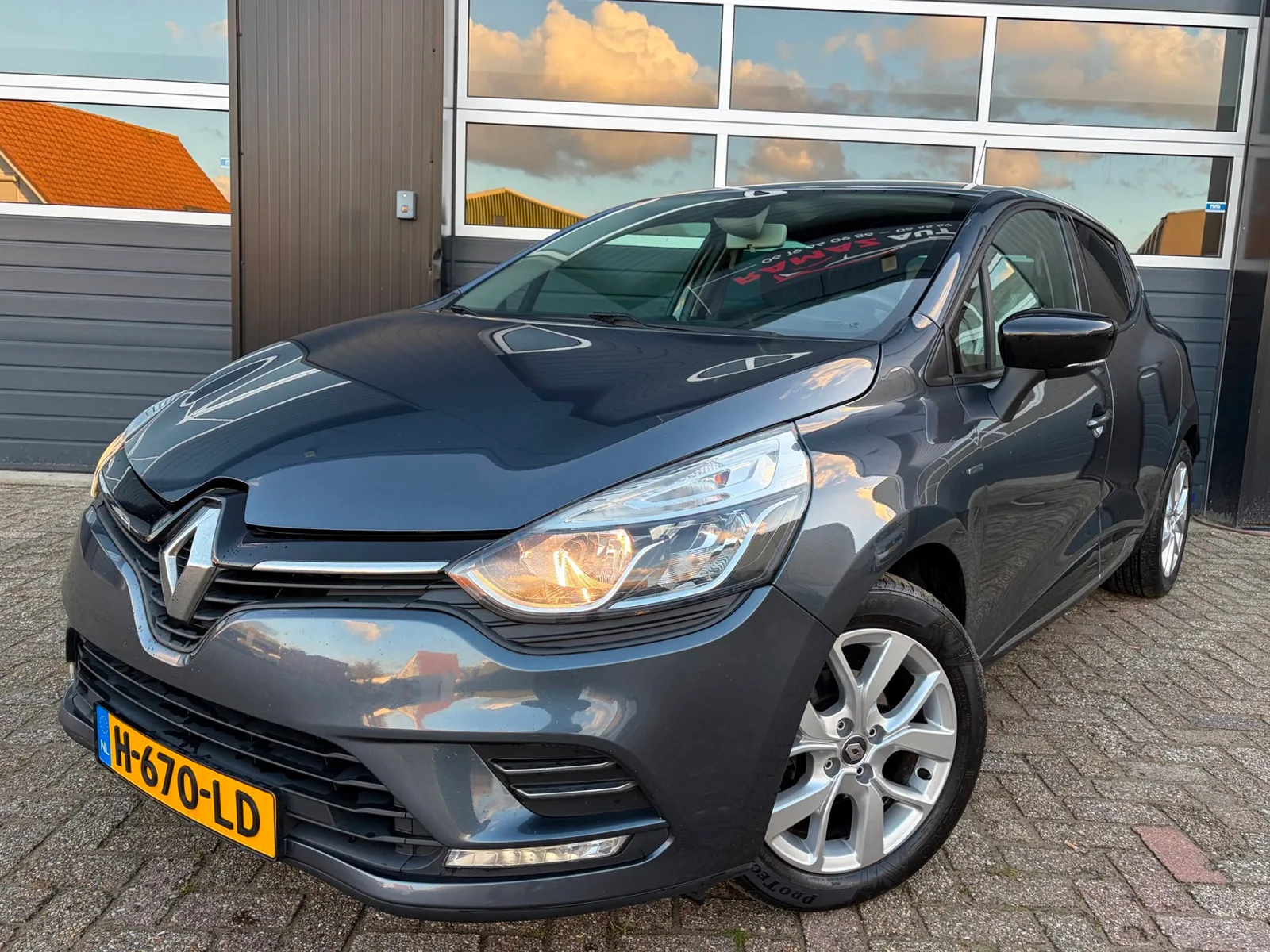Renault Clio (2019) — foto 1