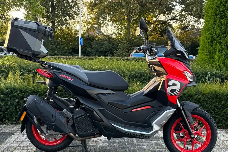 Aprilia SR GT 200 (2022)