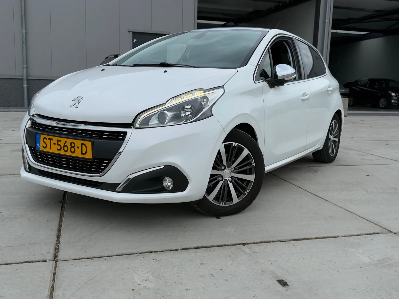 Peugeot 208 (2018) — foto 1