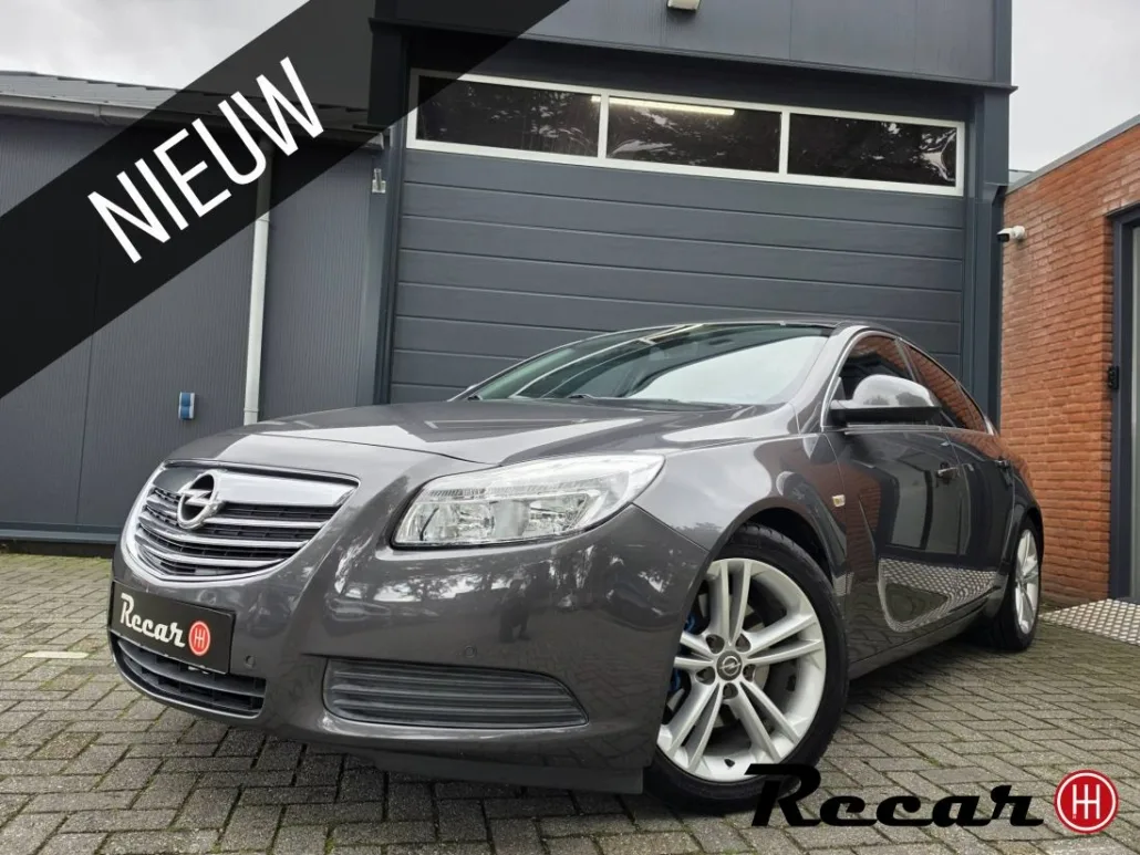 Opel Insignia (2009) — foto 1