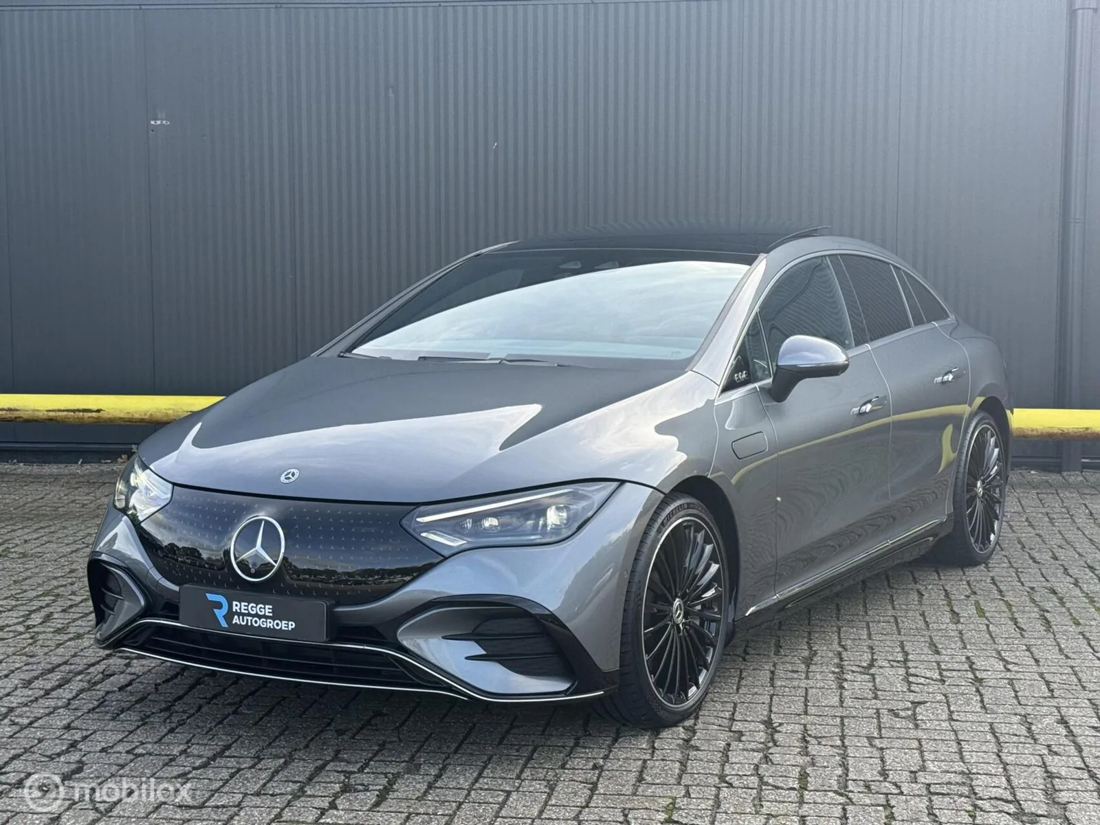 Mercedes-Benz EQE (2022) — foto 1