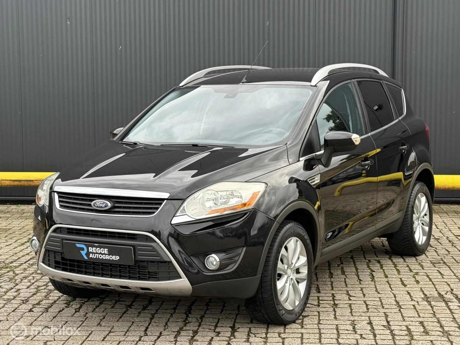 Ford Kuga (2009) — foto 1