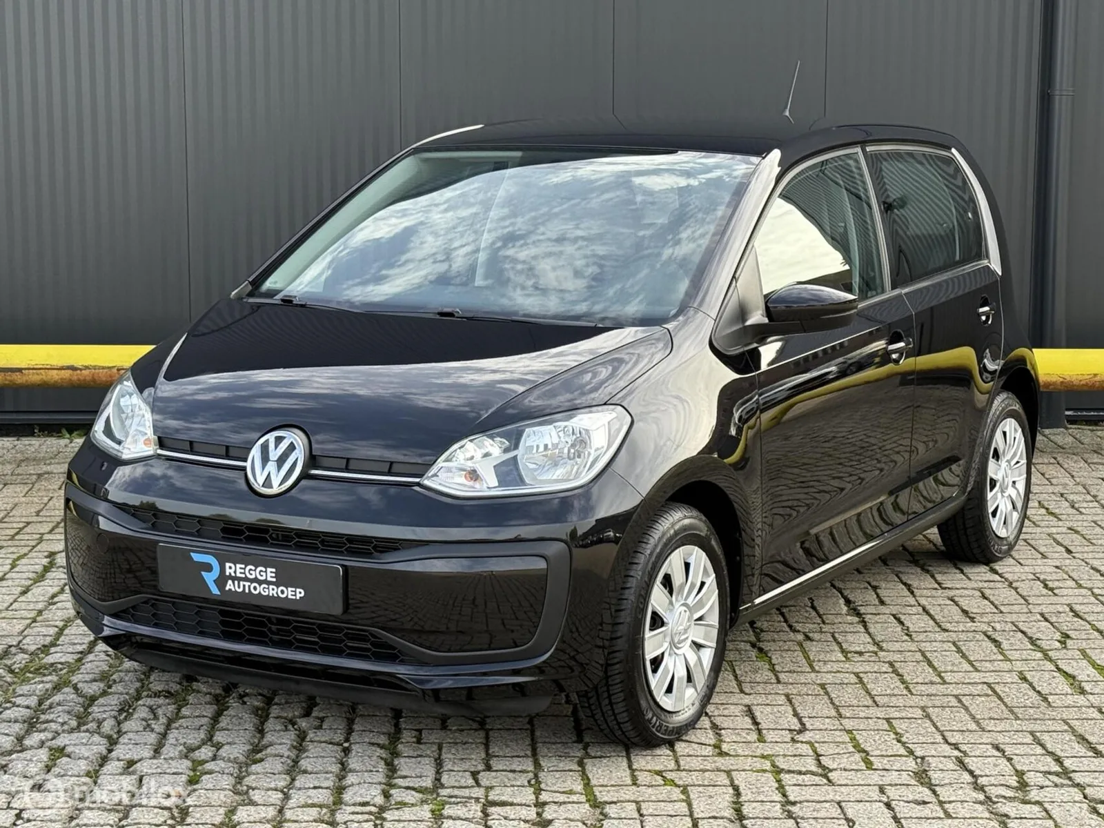 Volkswagen Up! (2018) — foto 1