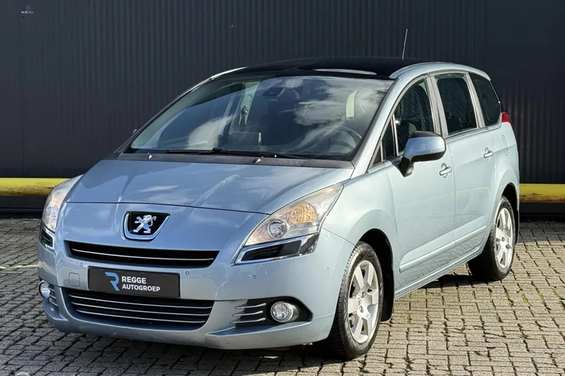 Peugeot 5008 (2011)