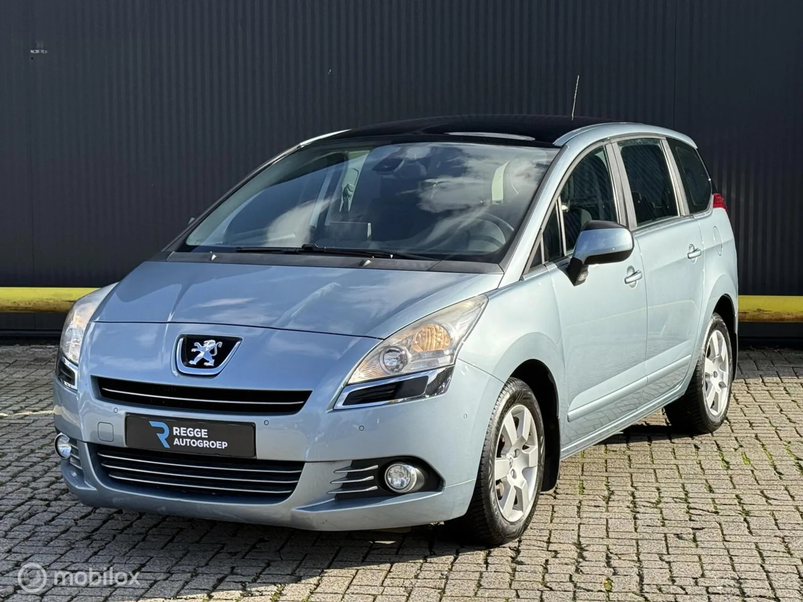 Peugeot 5008 (2011) — foto 1