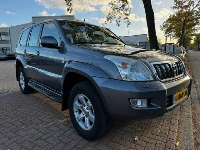 Toyota Land Cruiser (2004) — foto 1