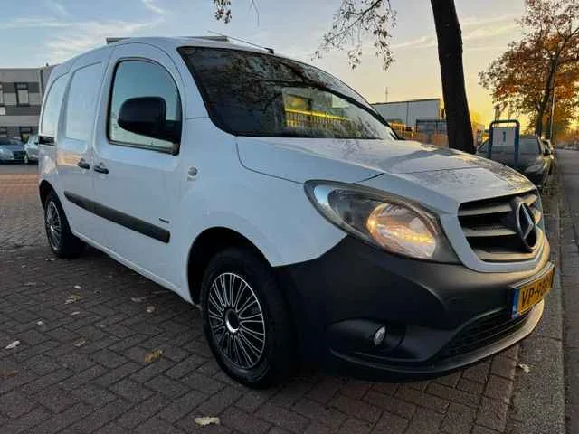 Mercedes-Benz Citan (2015) — foto 1