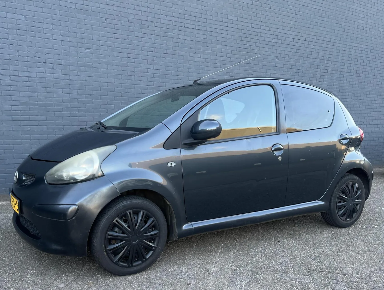 Toyota Aygo (2006) — foto 1