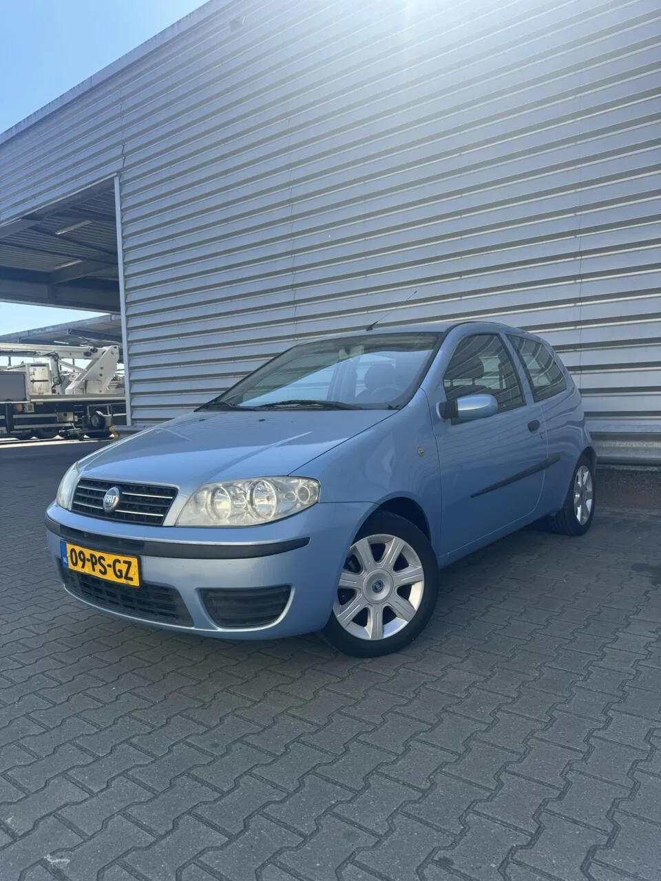 Fiat Punto (2004) — foto 1