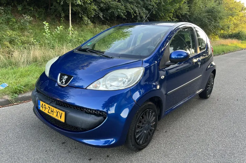 Peugeot 107 (2008)