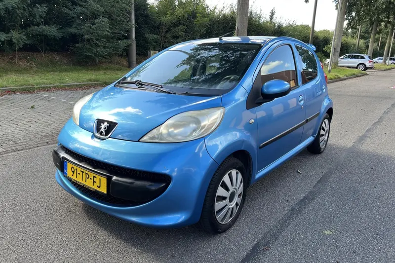 Peugeot 107 (2006)