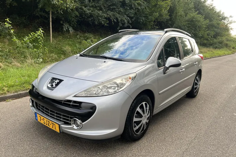Peugeot 207 (2008)