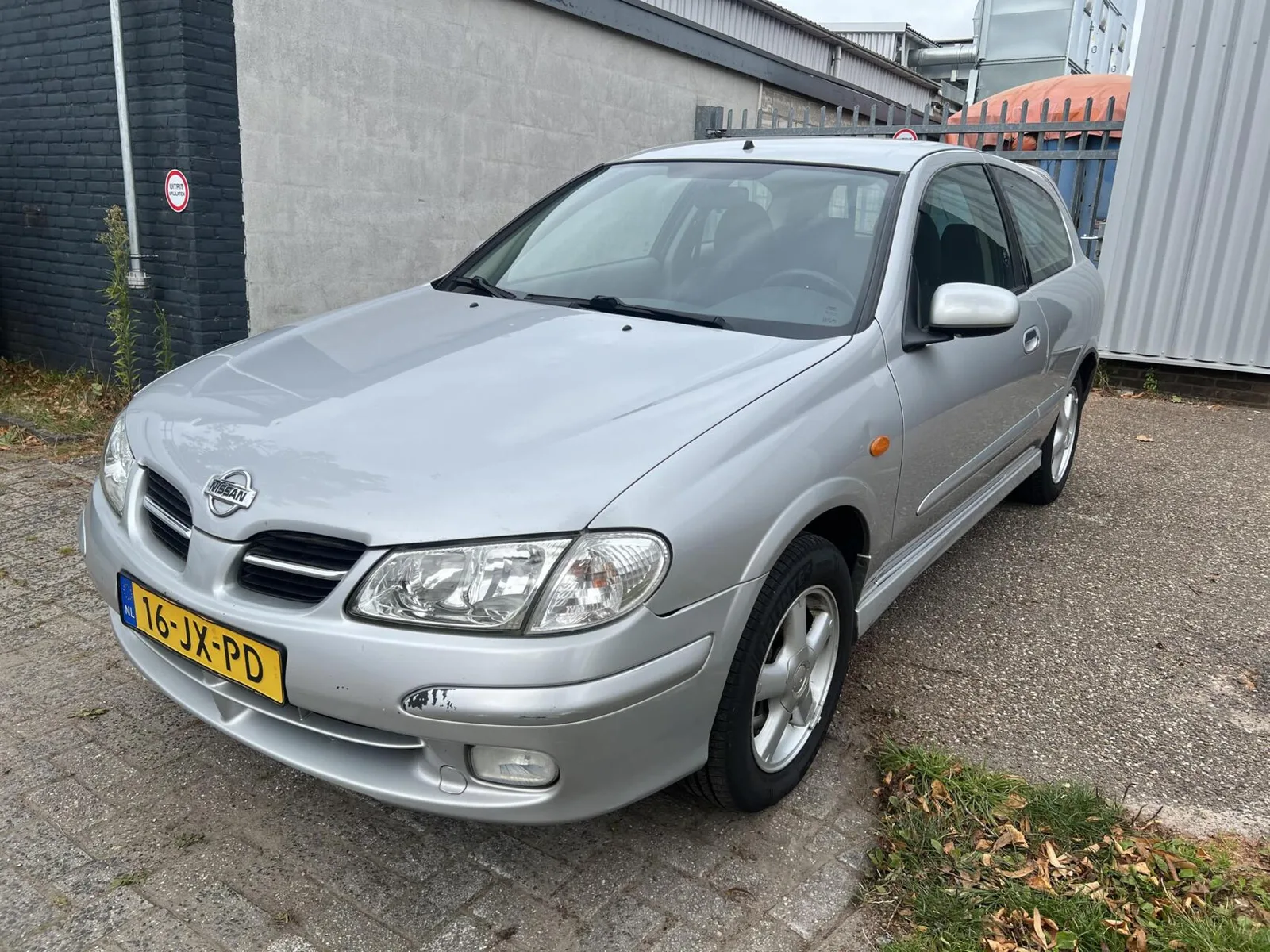 Nissan Almera (2002) — foto 1