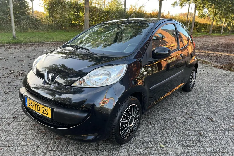 Peugeot 107 (2006)