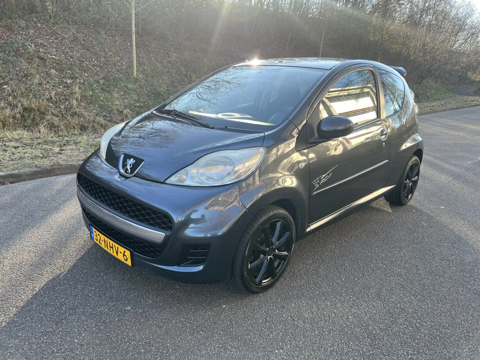 Peugeot 107 (2010) — foto 1
