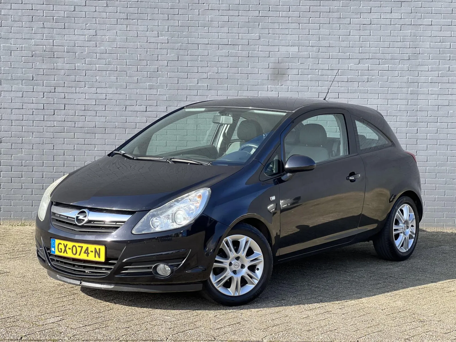 Opel Corsa (2009) — foto 1