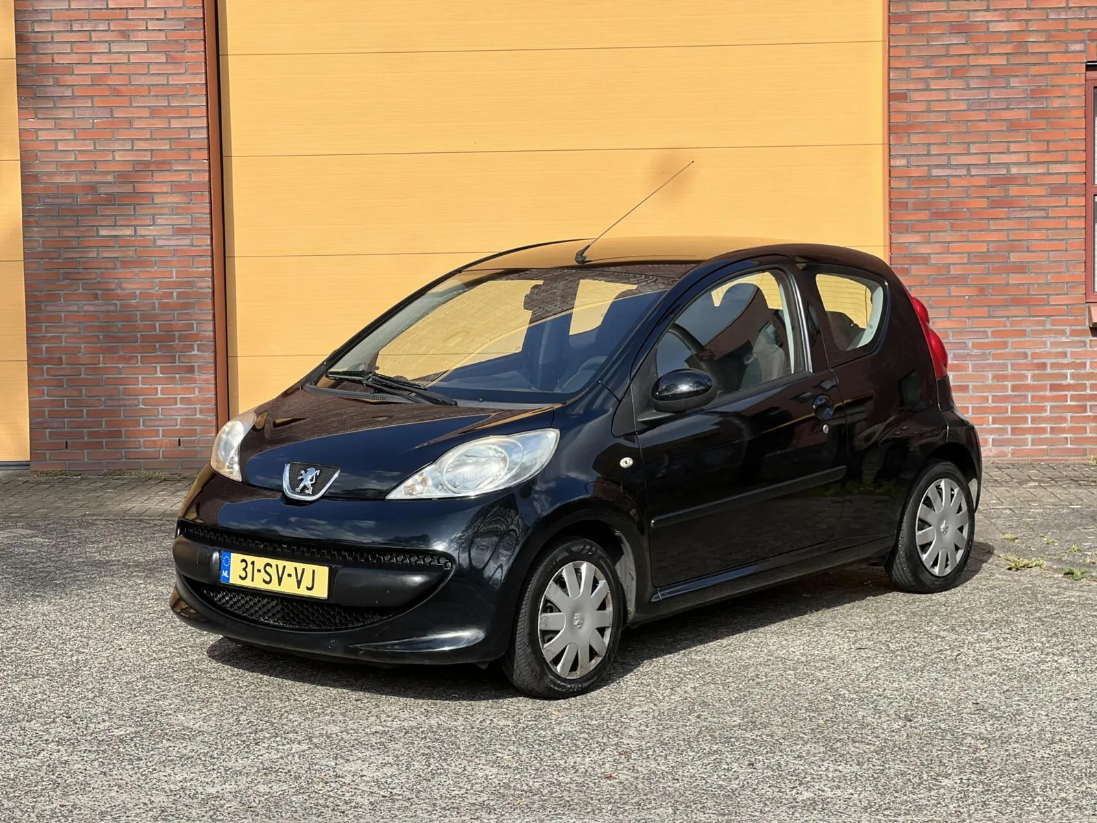 Peugeot 107 (2006) — foto 1
