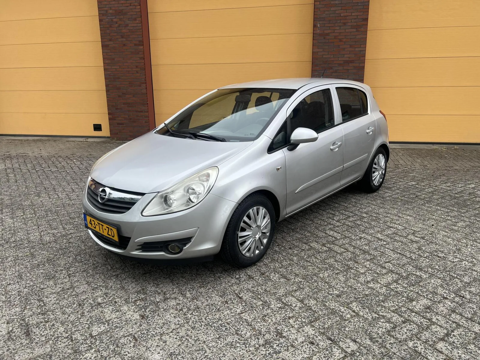 Opel Corsa (2007) — foto 1