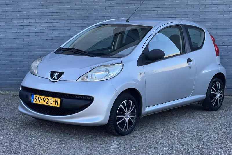 Peugeot 107 (2008)