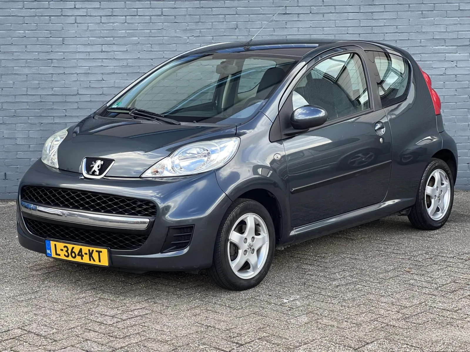 Peugeot 107 (2008) — foto 1