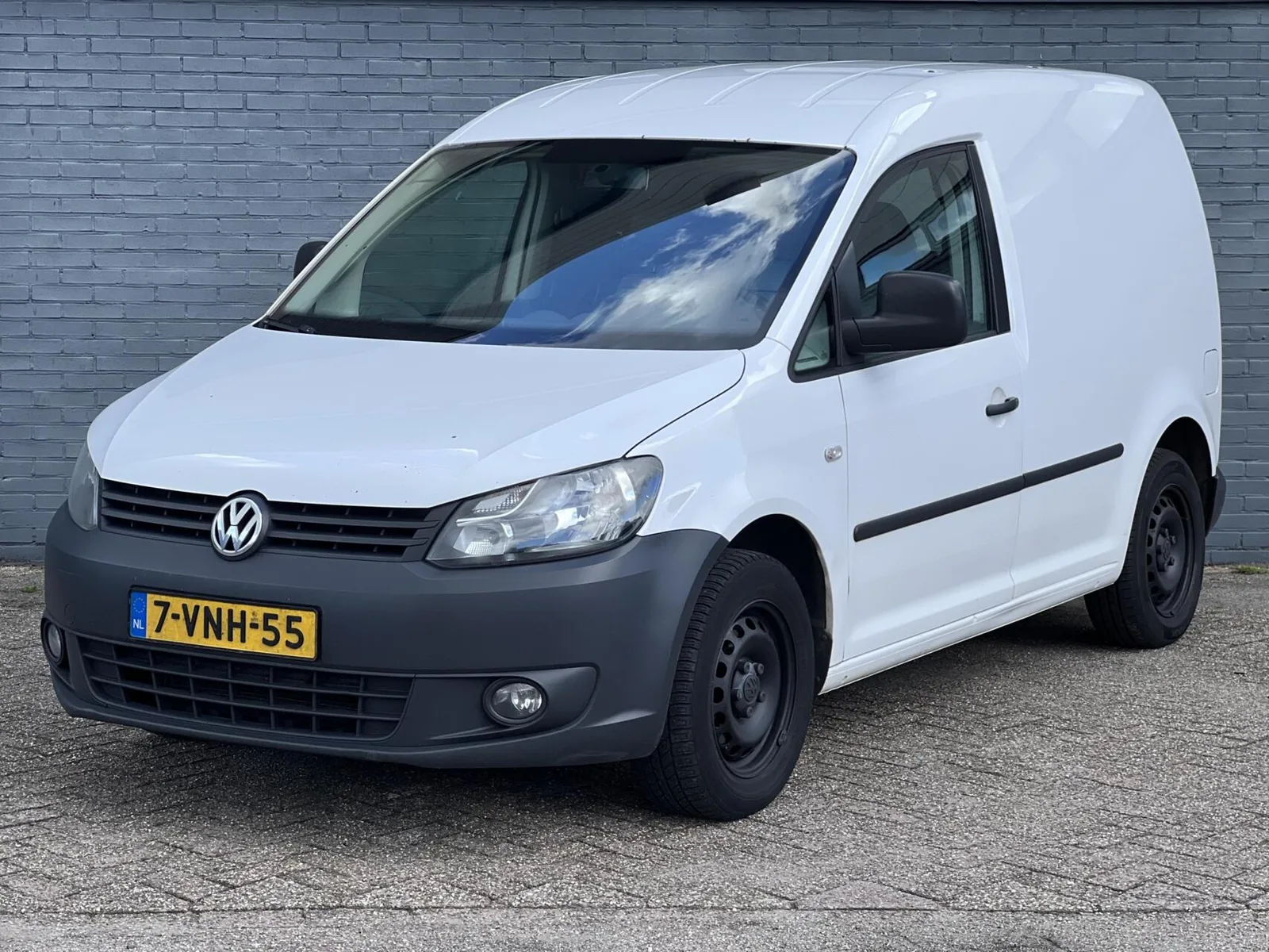 Volkswagen Caddy (2011) — foto 1