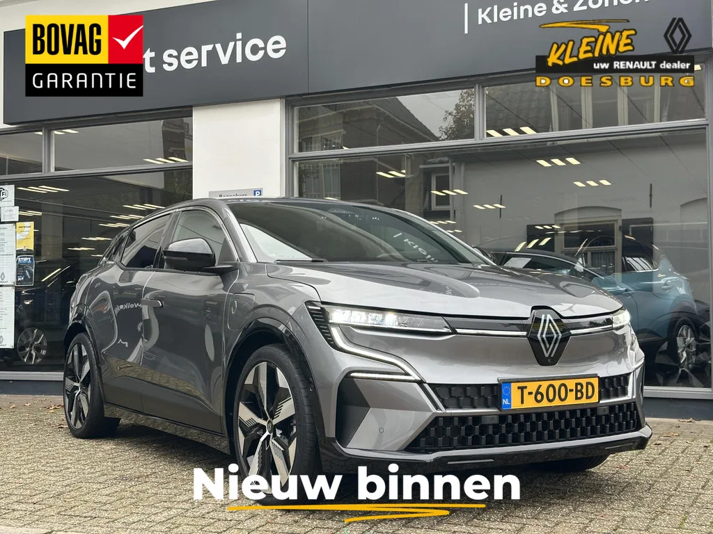 Renault Mégane E-Tech (2023) — foto 1