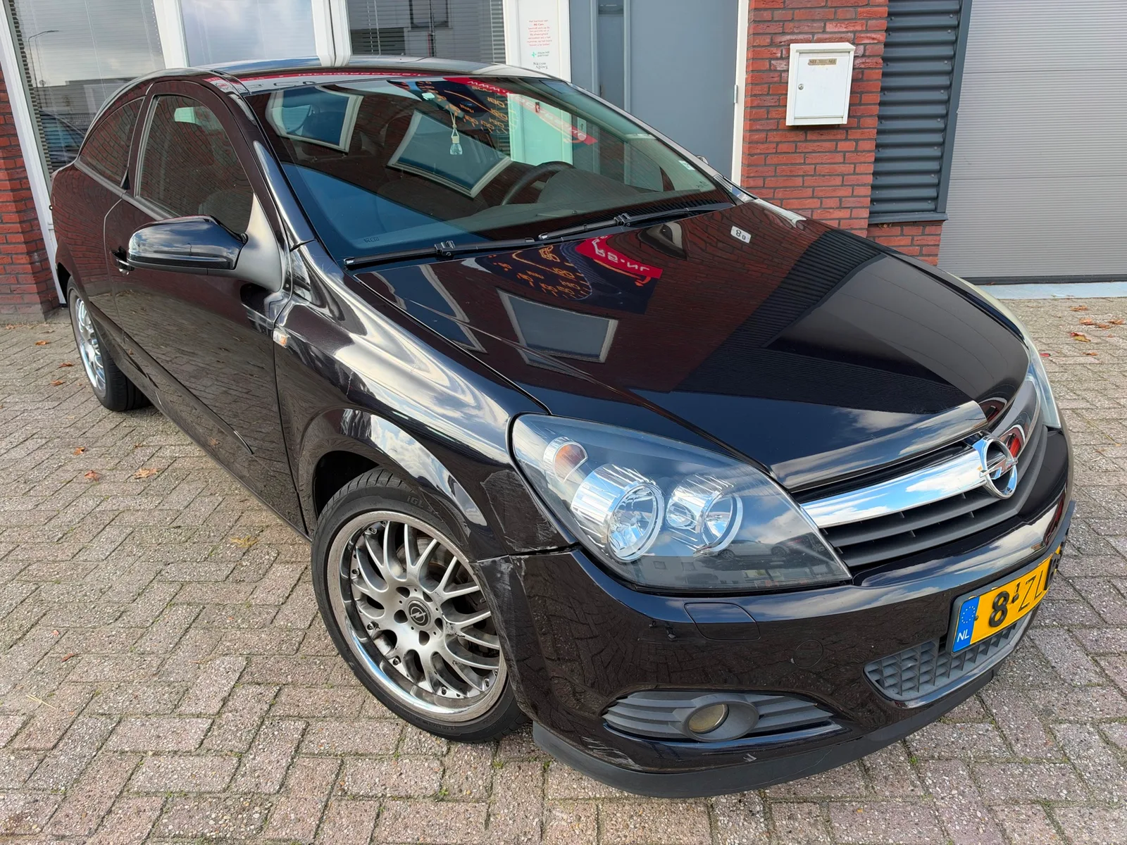 Opel Astra (2009) — foto 1