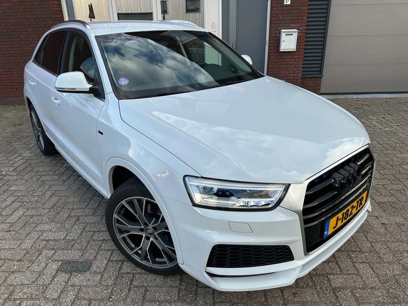 Audi Q3 (2017) — foto 1