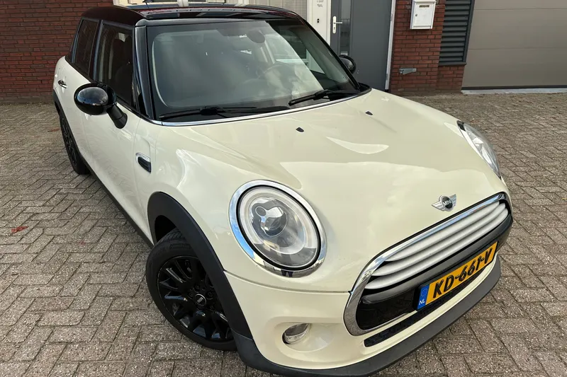 MINI Cooper (2015)