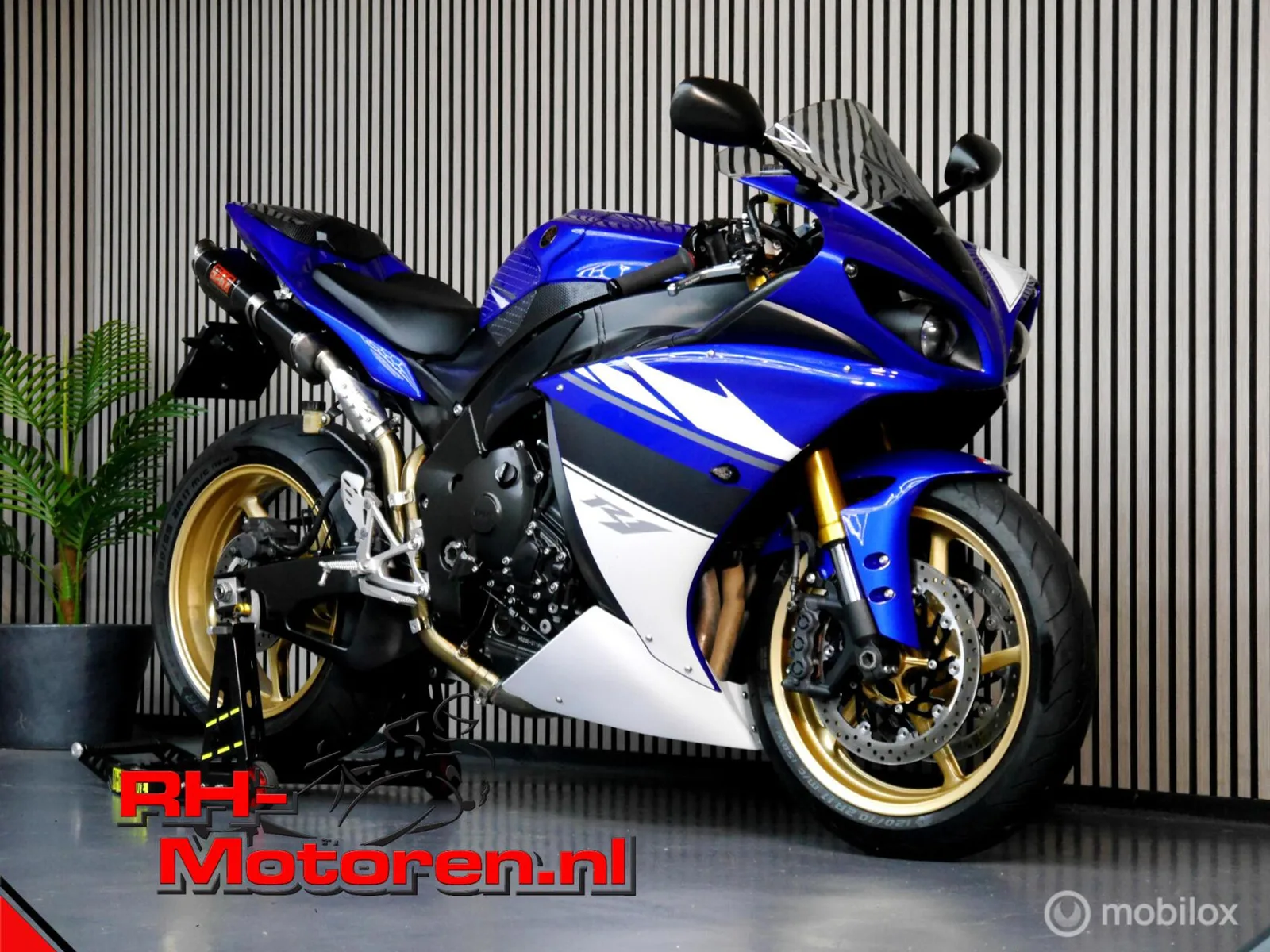 Yamaha YZF-R1 (2013) — foto 1