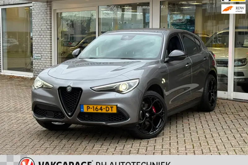 Alfa Romeo Stelvio (2017)