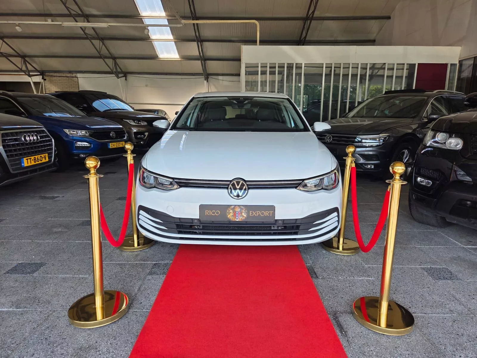 Volkswagen Golf (2020) — foto 1