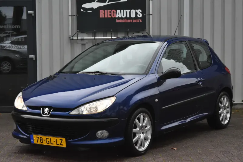 Peugeot 206 (2001)